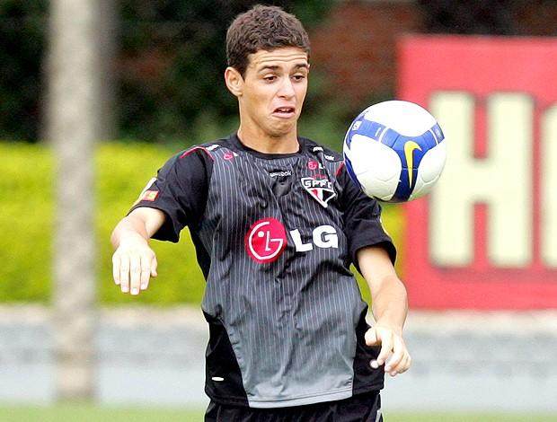 九游体育注册-奥斯卡:从街头足球踢到圣保罗 墨里西慧眼识珠